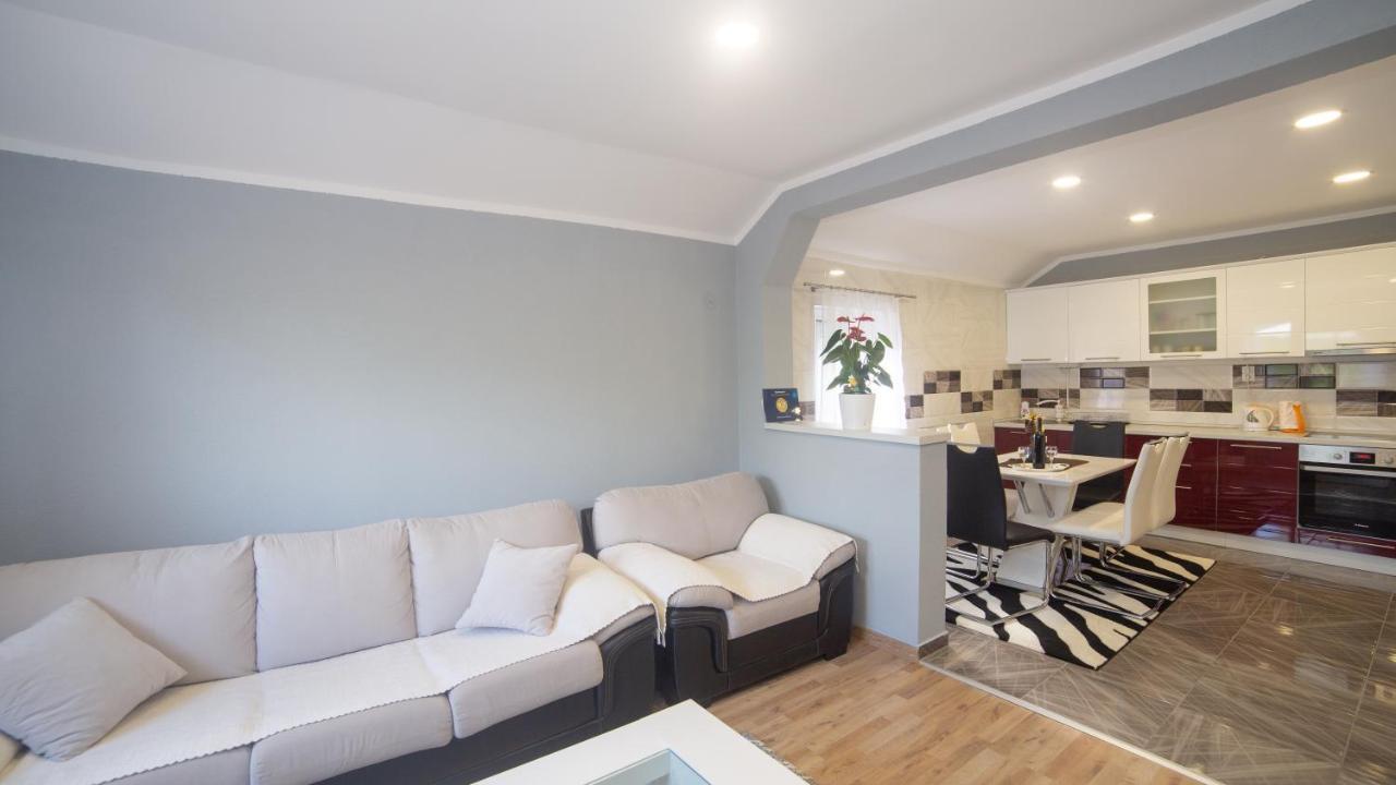 Apartment Milena Virpazar Esterno foto
